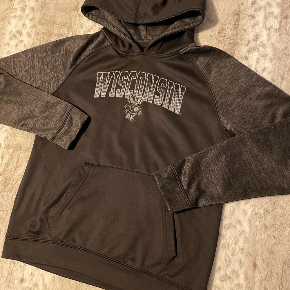 NCAA Wisconsin Badgers Boys Hooded Sweatshirt